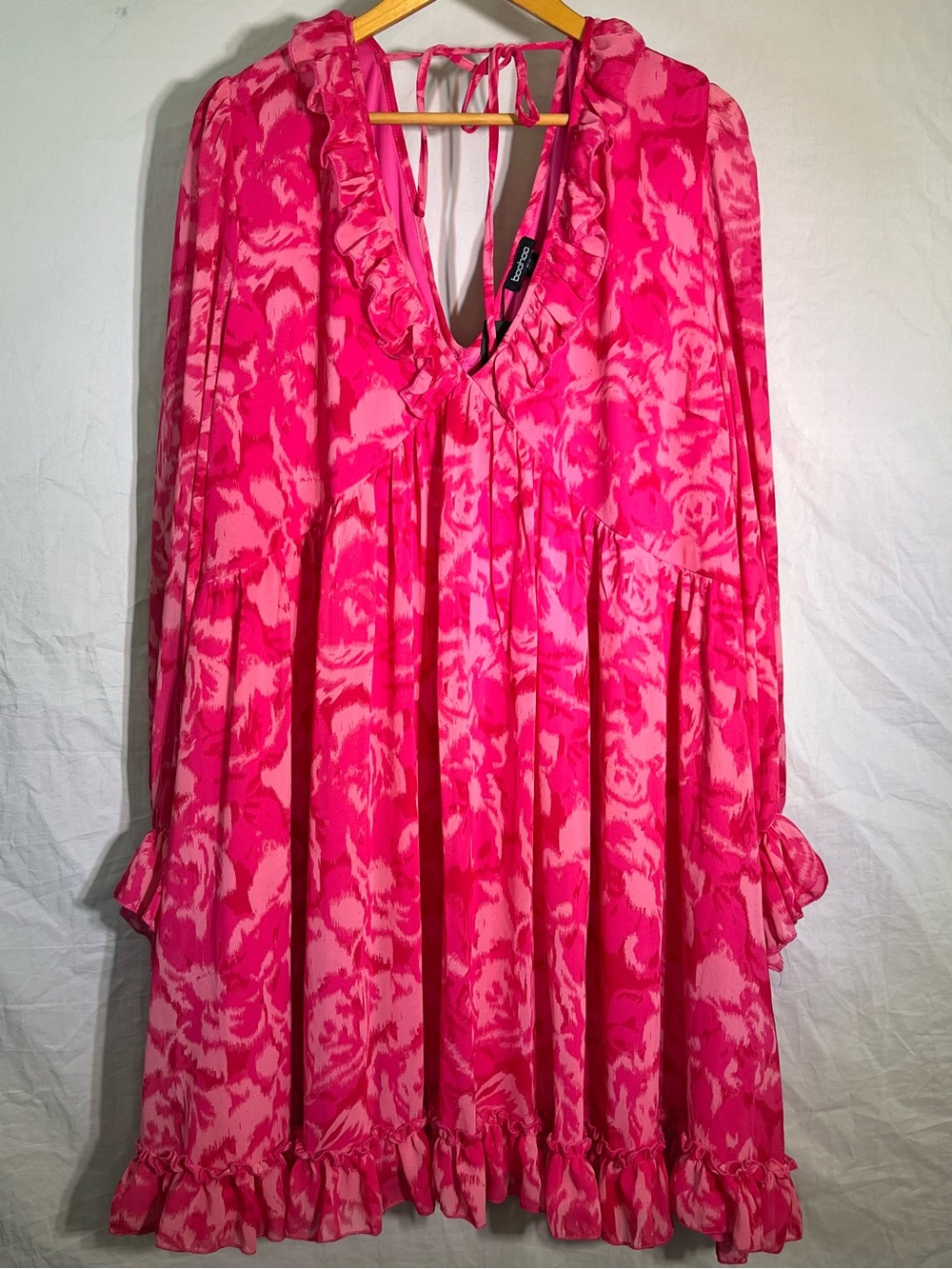 Boohoo Hot Pink Floral Ruffle V-Neck Tunic Dress